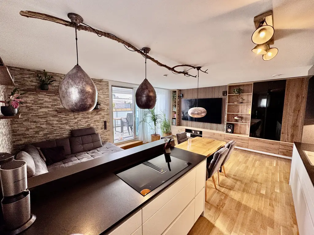 MODERNE DACHTERRASSENWOHNUNG MIT BLICK AUF DEN BISAMBERG