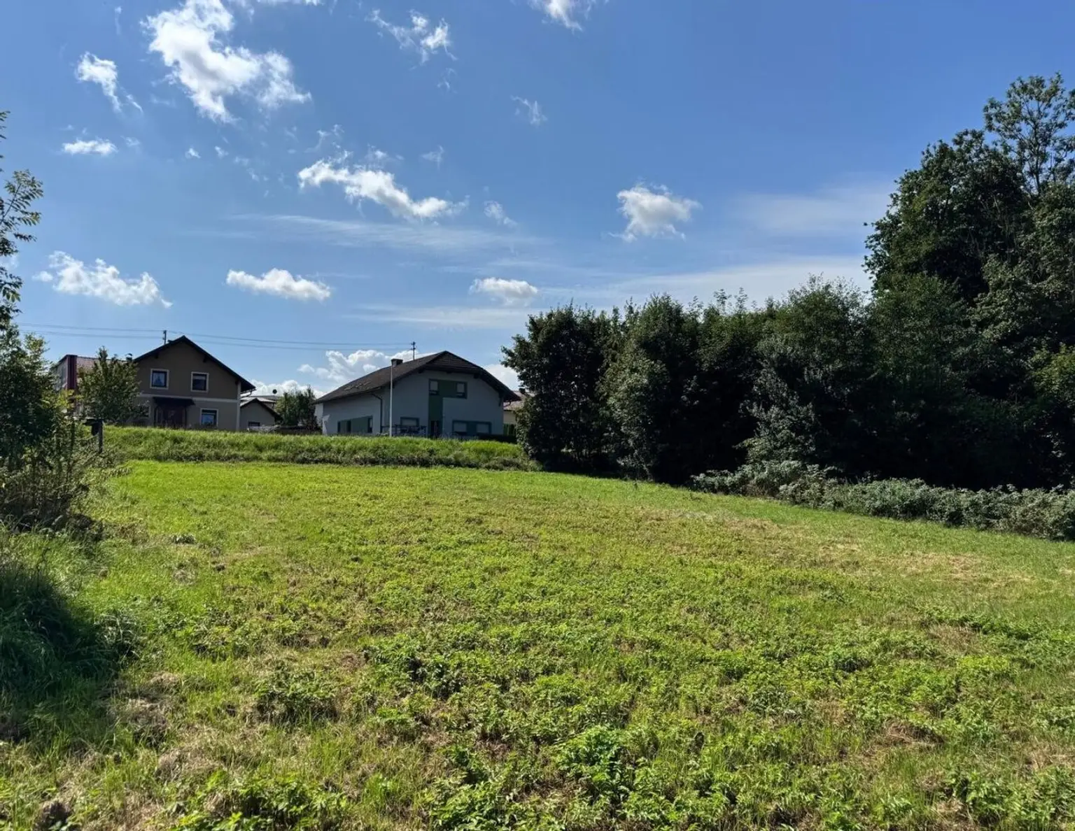 Schönes & sonniges Baugrundstück in Andorf: 1371 m² für Ihr Eigenheim!