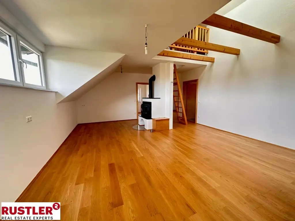 Außergewöhnliche 3-Zimmer Maisonette-Wohnung in Ruhelage