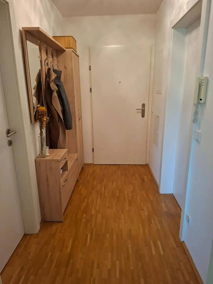 Top moderne Neubauwohnung mit Balkon