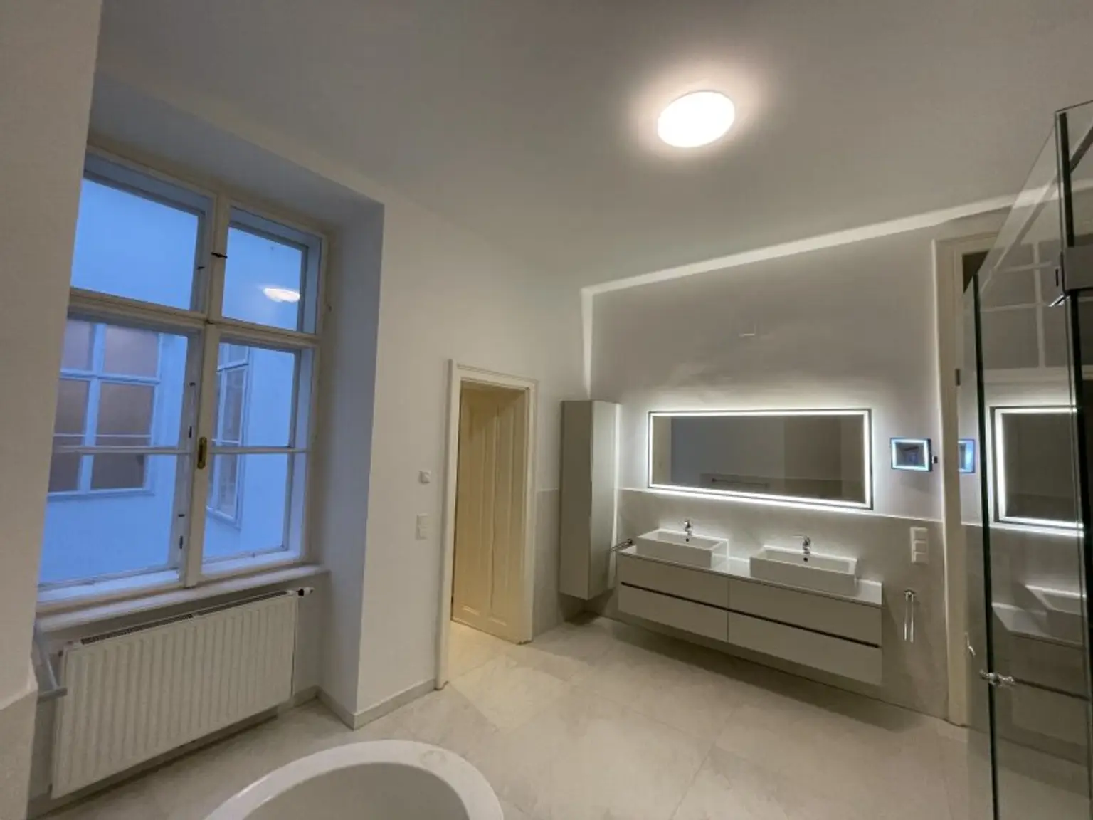 162 m² LUXURIÖSER ALTBAU -- GENERALSANIERT -- NEBEN GRABEN -- UNBEFRISTET!