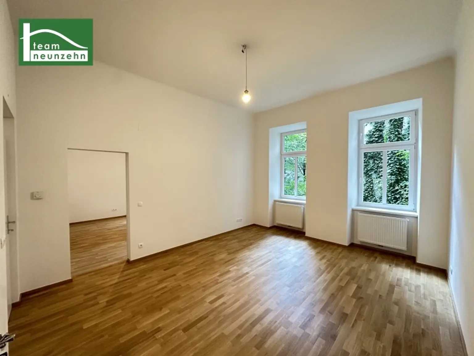 Sechshaus - Erstbezug nach Renovierung! Innenhofausrichtung und 5 Gehminuten zu U4 und U6! Helle Altbau-Wohnung mit 2 oder 3 Zimmern!
