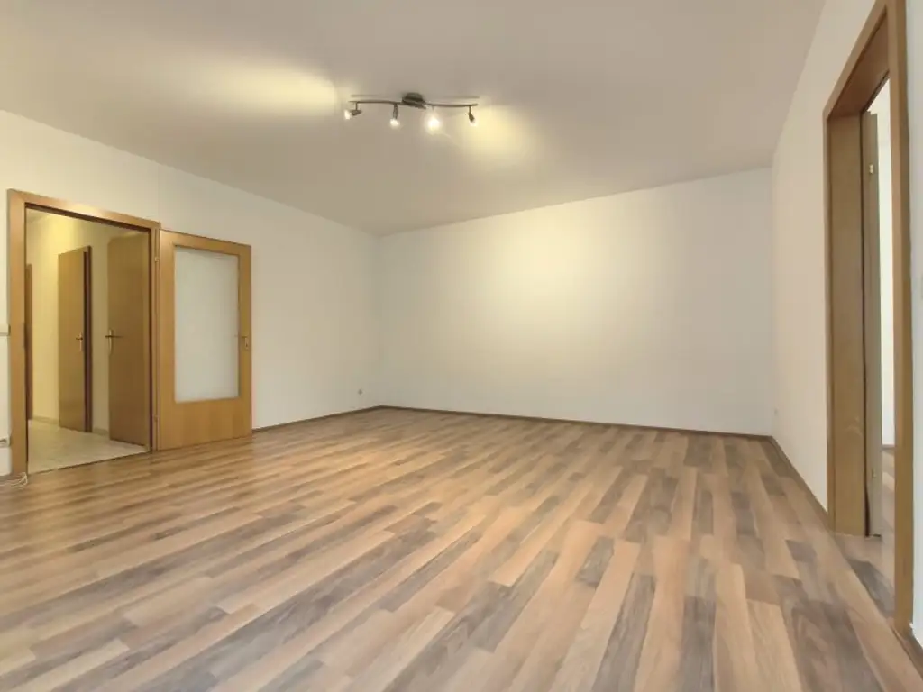 Charmante 2-Zimmer-Mietwohnung im Herzen von Hollabrunn - Fußgängerzone