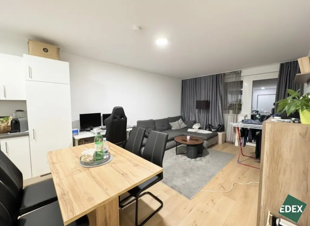 2-Zimmer-Wohnung mit Balkon direkt bei der U3 - perfekt für Singles oder Paare