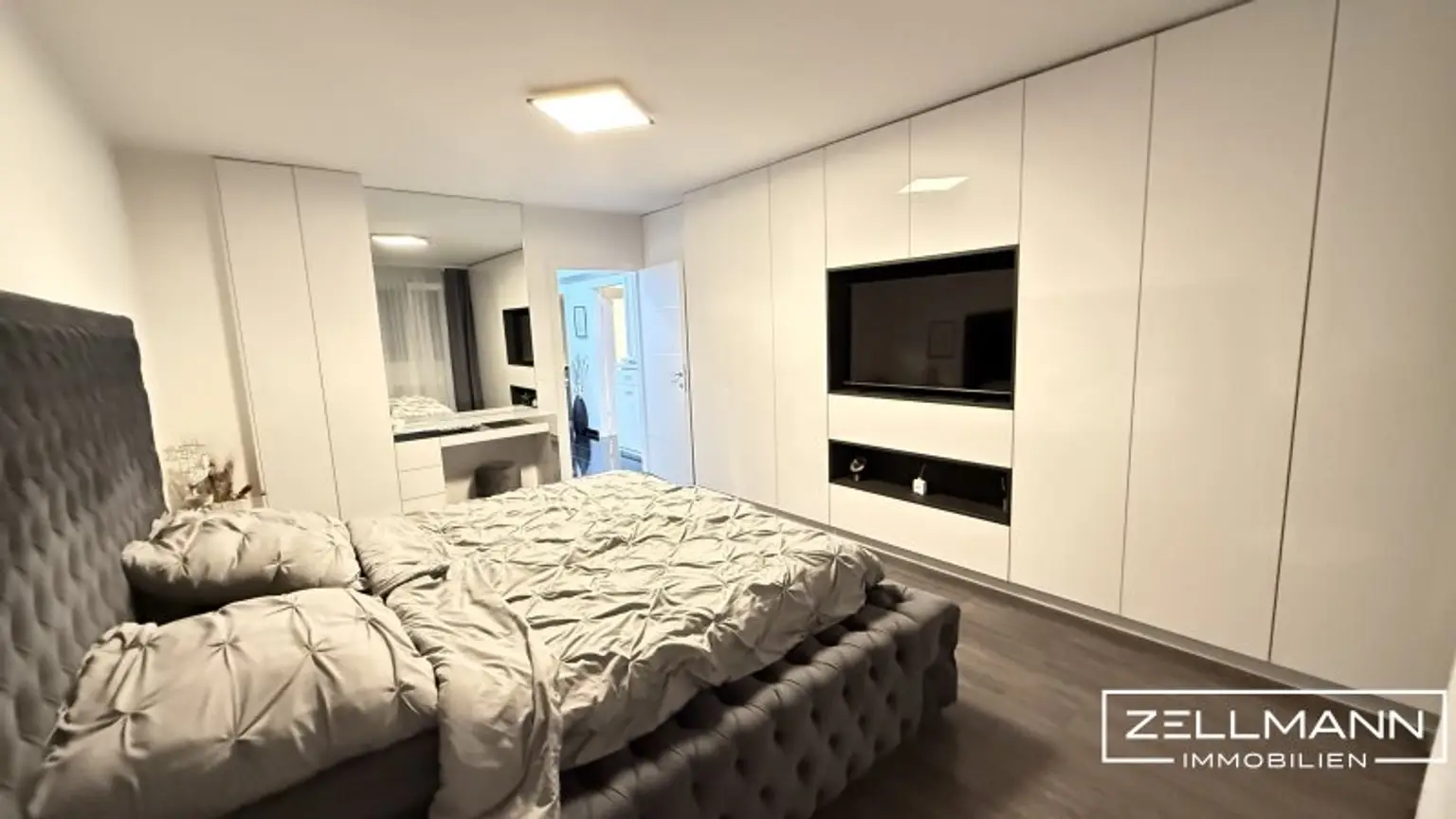 „Stilvoll & modern: Komplettsanierte Eigentumswohnung mit Loggia ins Grüne“ | ZELLMANN IMMOBILIEN