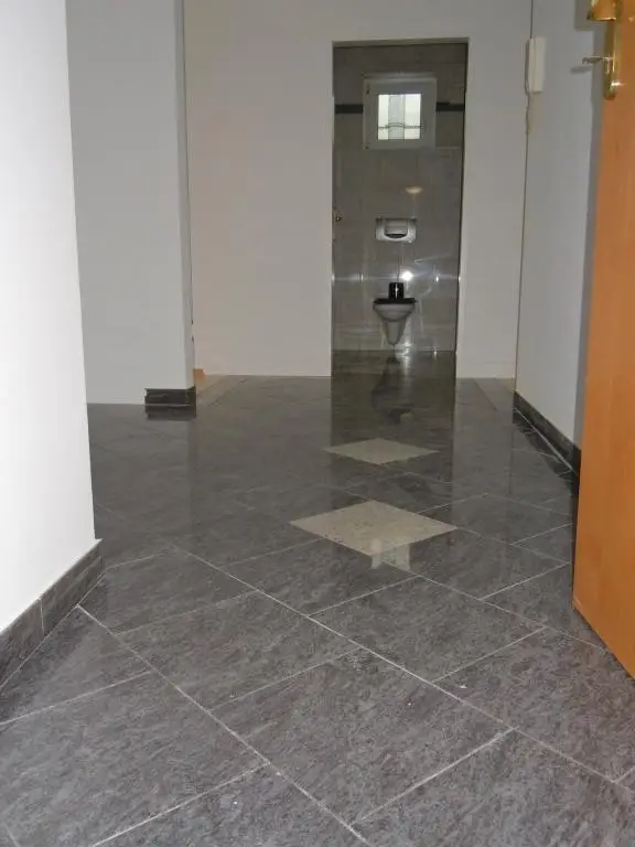 Helle 3,5-Zimmer-Wohnung mit Wintergarten & Loggia - verfügbar ab November 2025