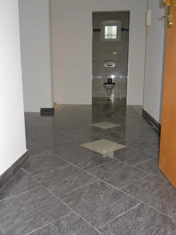 Helle 3,5-Zimmer-Wohnung mit Wintergarten & Loggia - verfügbar ab November 2025
