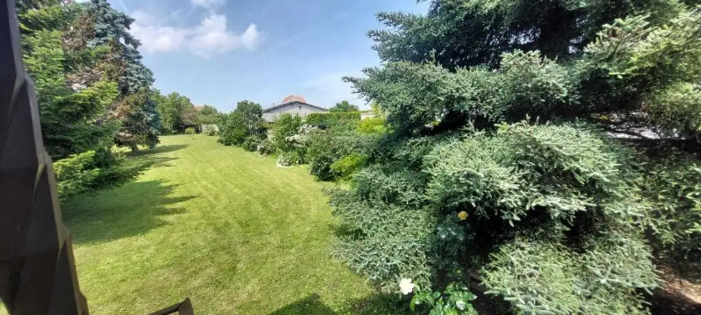 Einfamilienhaus auf großem Grundstück in Siegendorf! Teilweise Sanierungsbedarf!