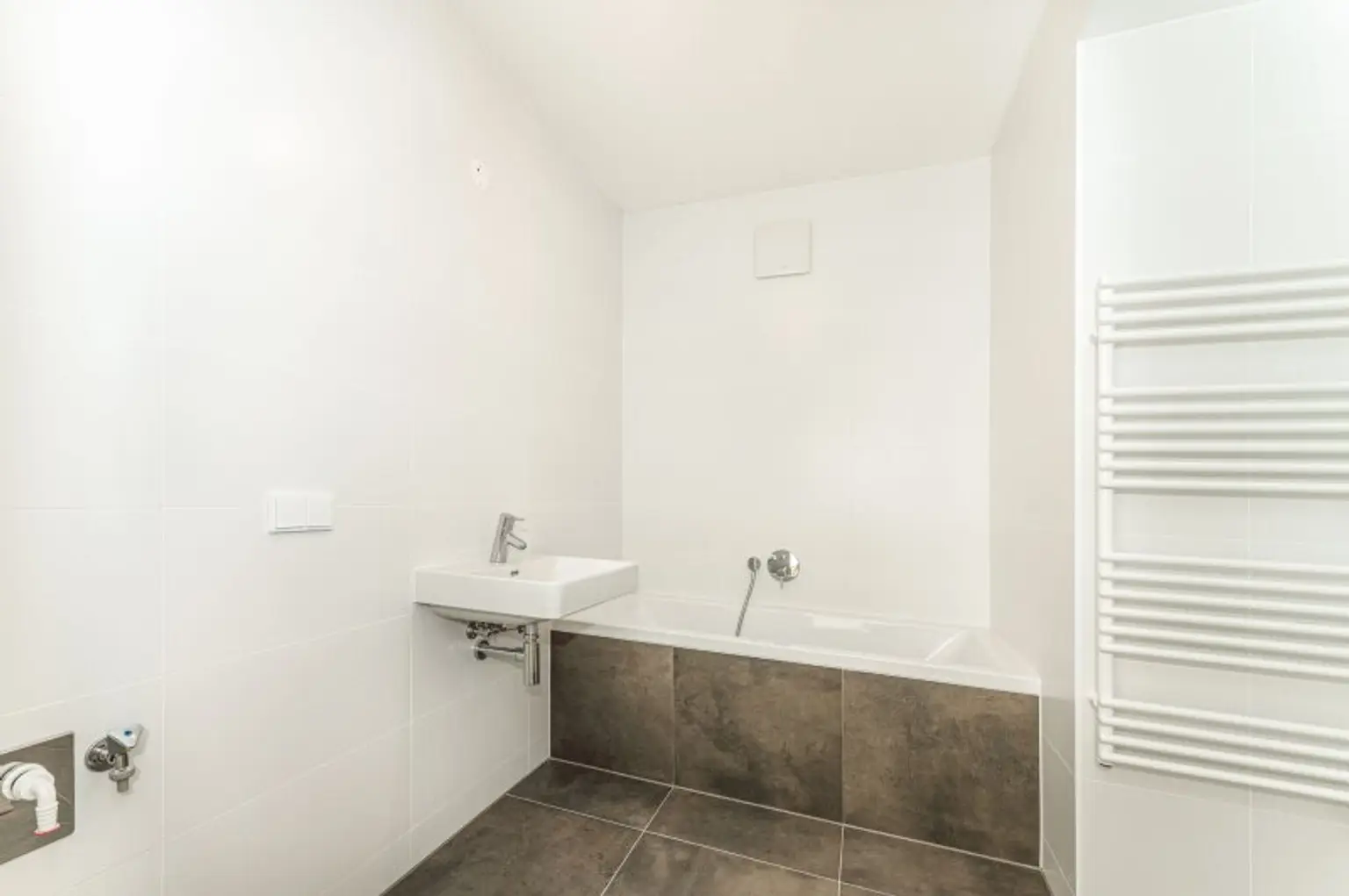 3-Zimmer-Maisonette mit Dachterrasse nahe Rochusmarkt zu vermieten!