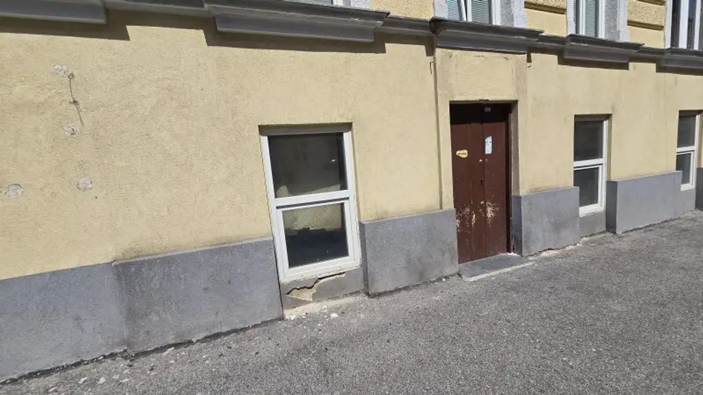 Schöne Geschäftslokal, Gewerbeimmobilien, Souterrain