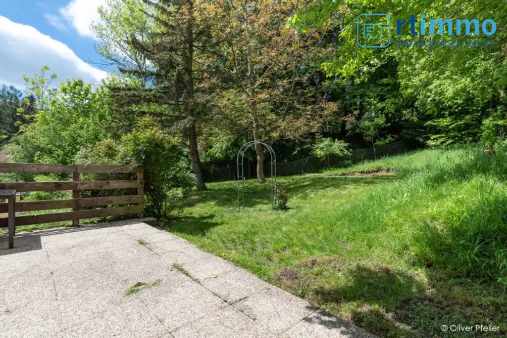 HELLE UND GROSSZÜGIGE 4 ZIMMERWOHNUNG IN IDYLLISCHER LAGE  MIT GARTEN UND GARAGENPLATZ- PROVISIONSFREI