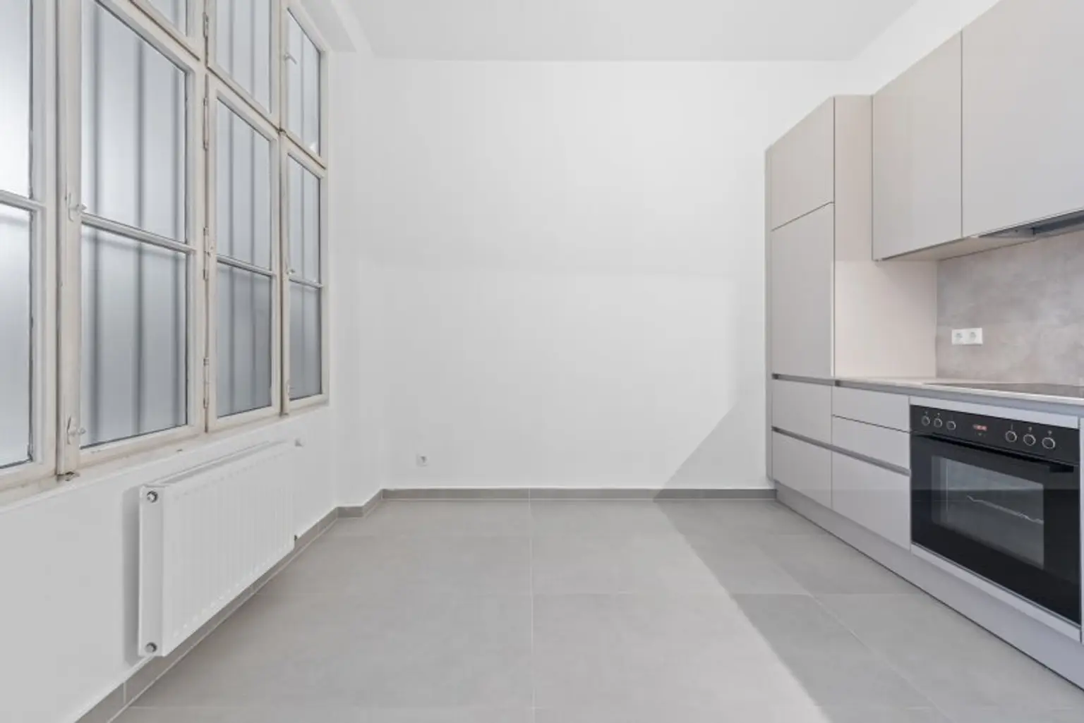 U4 PILGRAMGASSE: exklusiv generalsanierte 3-Zimmer Altbauwohnung mit hofseitigem Schlafzimmer