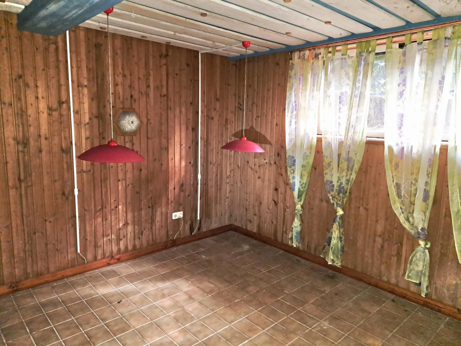 IMMOBILIE IM DORNRÖSCHENSCHLAF