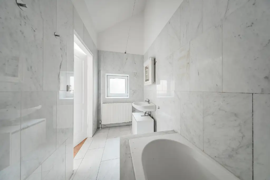 Kompakt & komfortabel – charmante Dachgeschoßwohnung mit Sonnenterrasse!