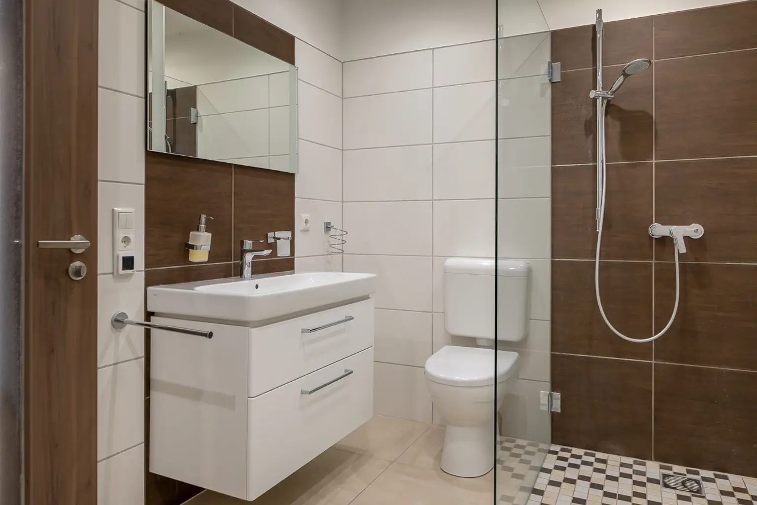 Das Bad im Untergeschoss