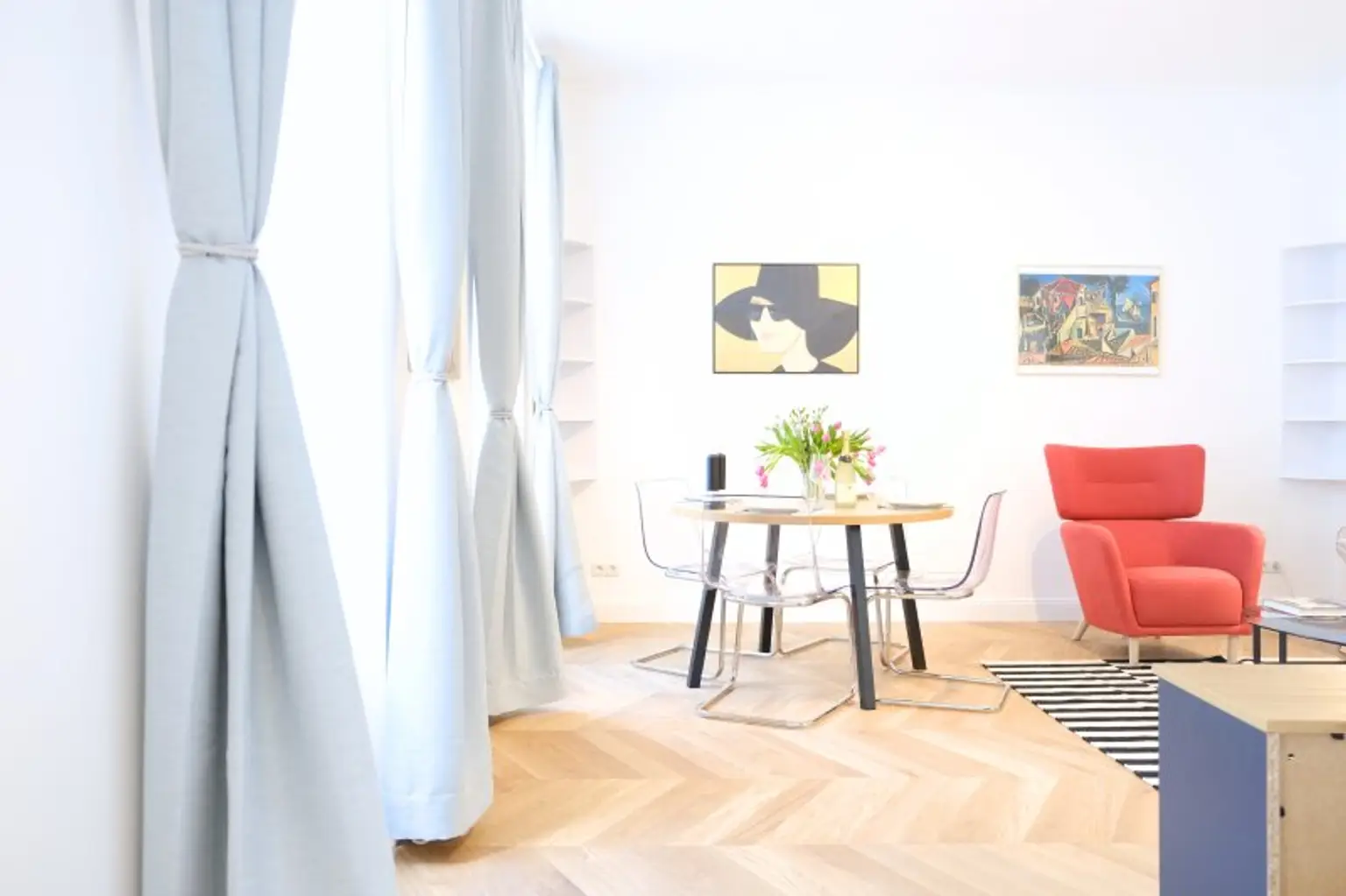 Wunderschöne und generalsanierte 2- Zimmer Altbauwohnung in Top Lage!!!