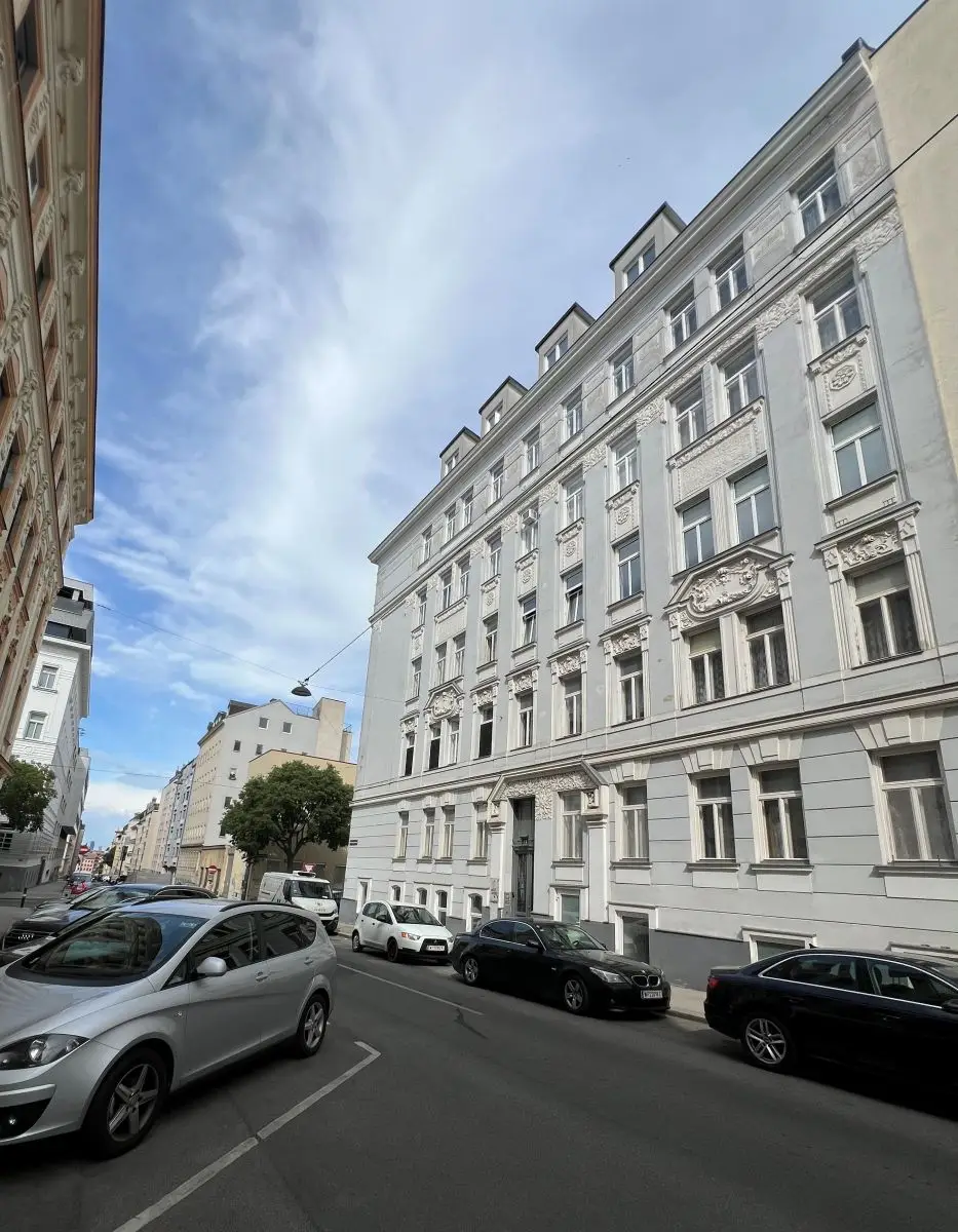 9u | MODERNE Dachgeschosswohnung - Top Zustand | Prima Service Immobilien