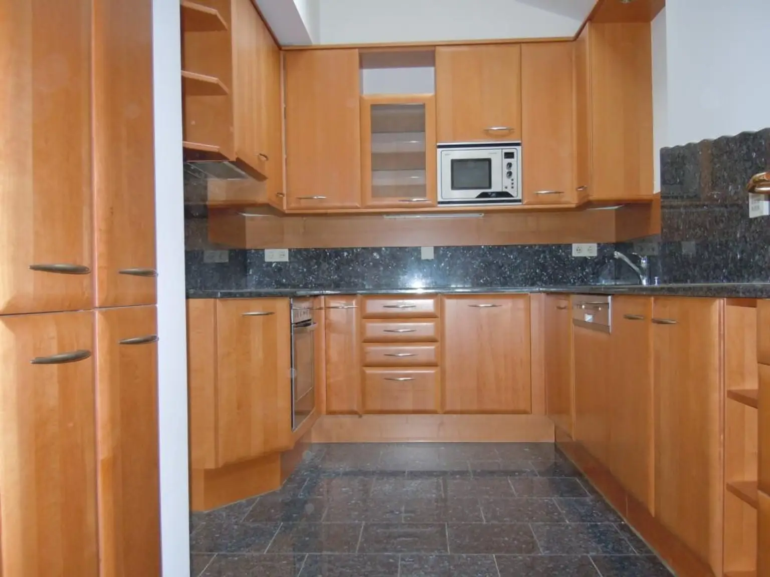 Helle 3,5-Zimmer-Wohnung mit Wintergarten & Loggia - verfügbar ab November 2025