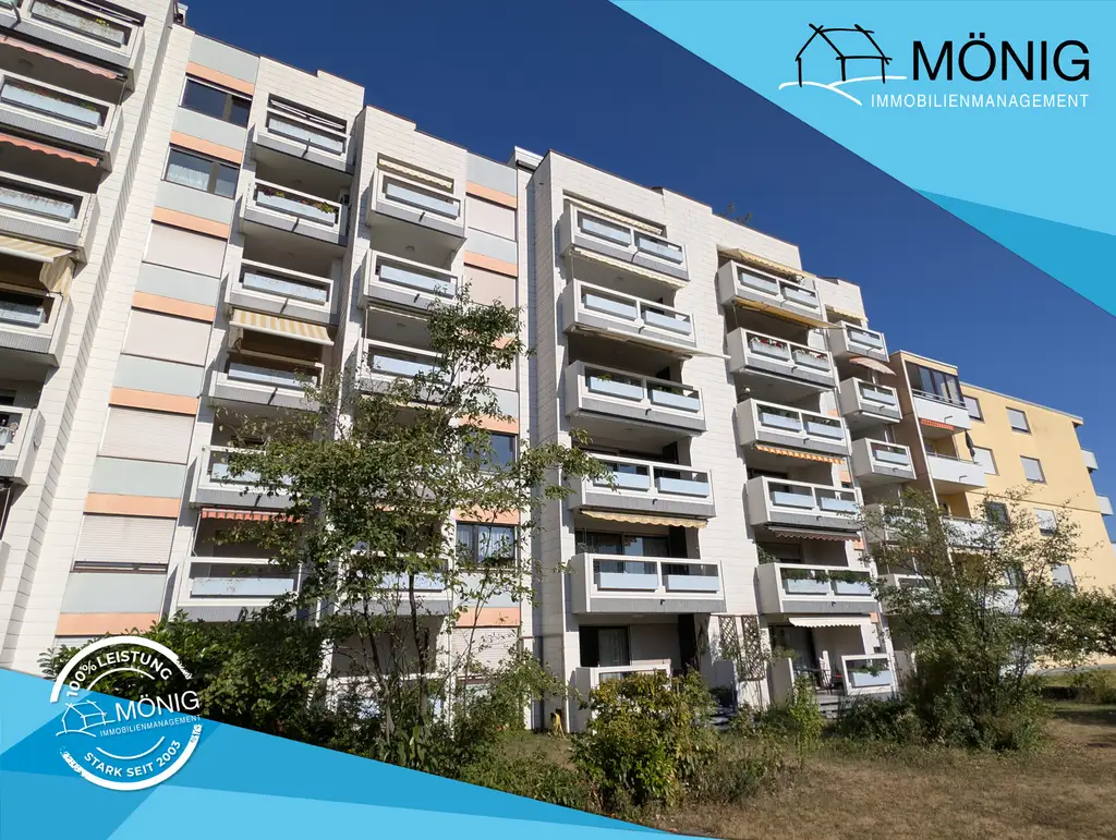 Geräumige 4,5 Zimmerwohnung mit 2 Balkonen und Tiefgaragenplatz auf der Diezenhalde