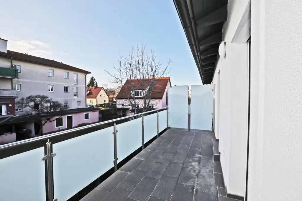 Neuwertige, moderne Doppelhaushälfte zum Verkauf