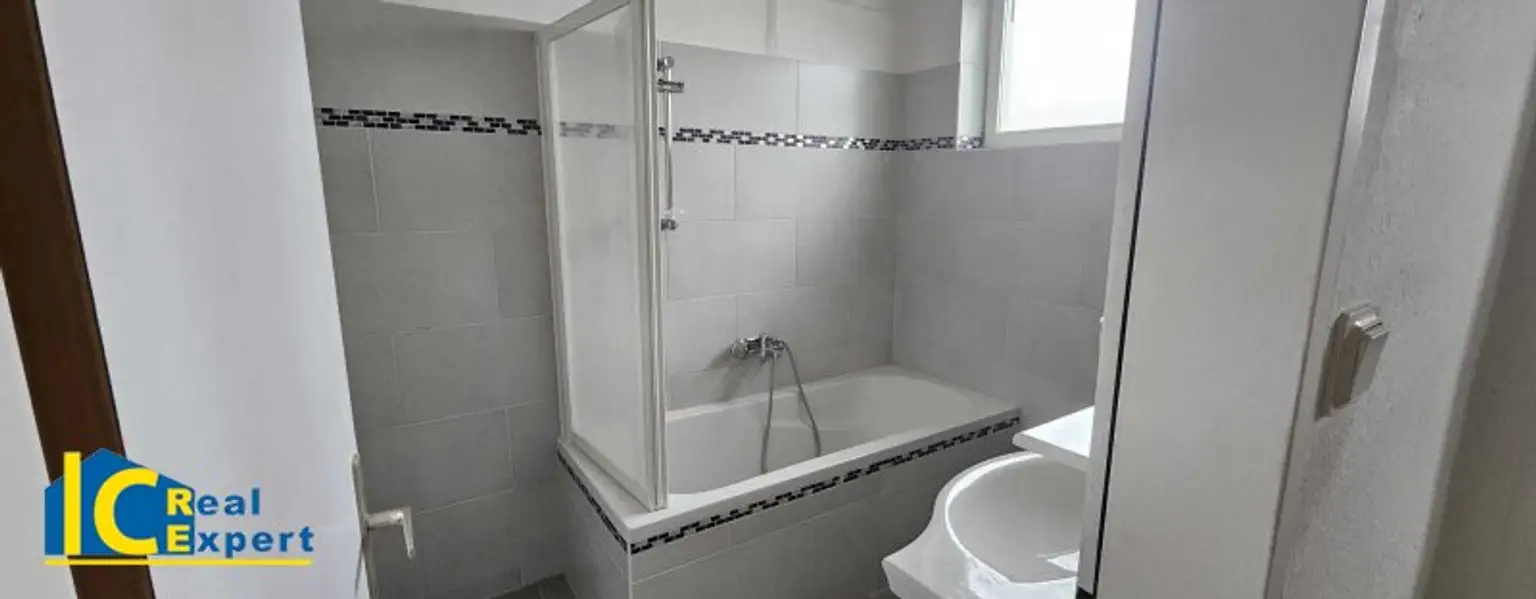 großes Badezimmer