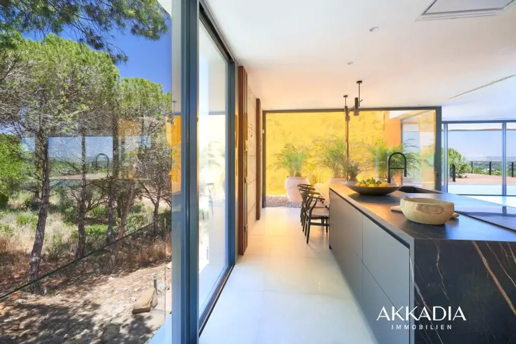 Prämierte Architektenvilla mit Blick über die Sierra Grazalema