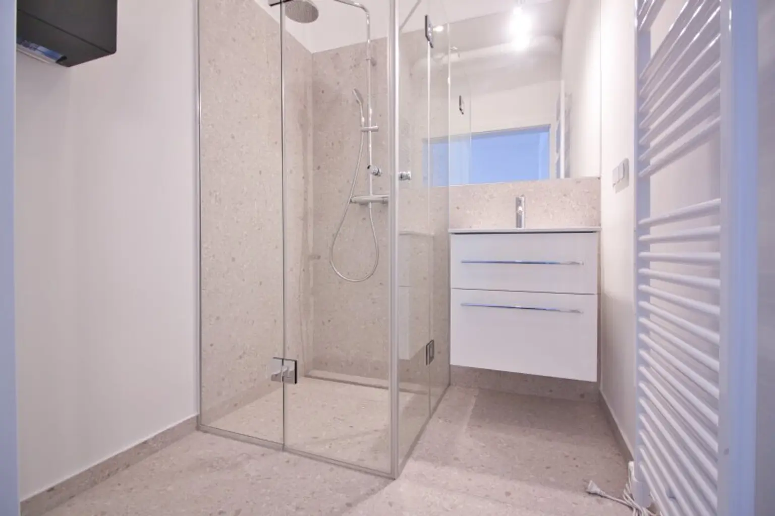 ERSTBEZUG nach Generalsanierung | separierte Küche | tolle Ausstattung | ruhige Innenhoflage