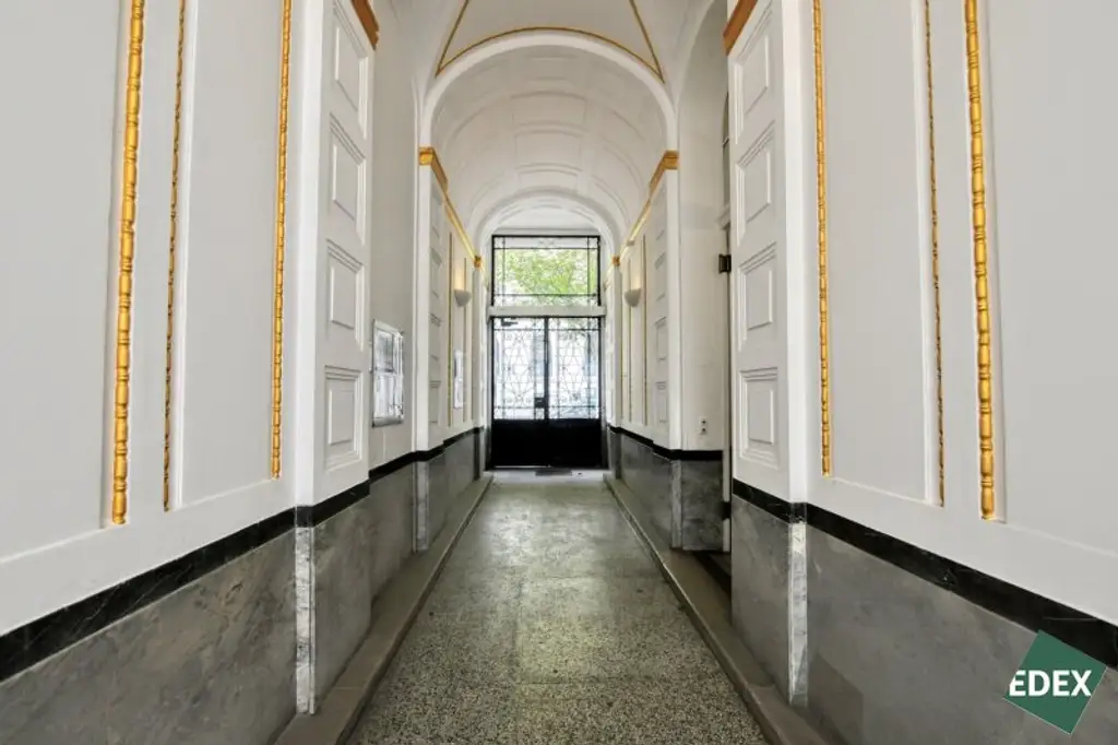 6-Zimmer Altbauwohnung mit Balkon und Klimaanlage in attraktiver Lage des 7. Bezirks