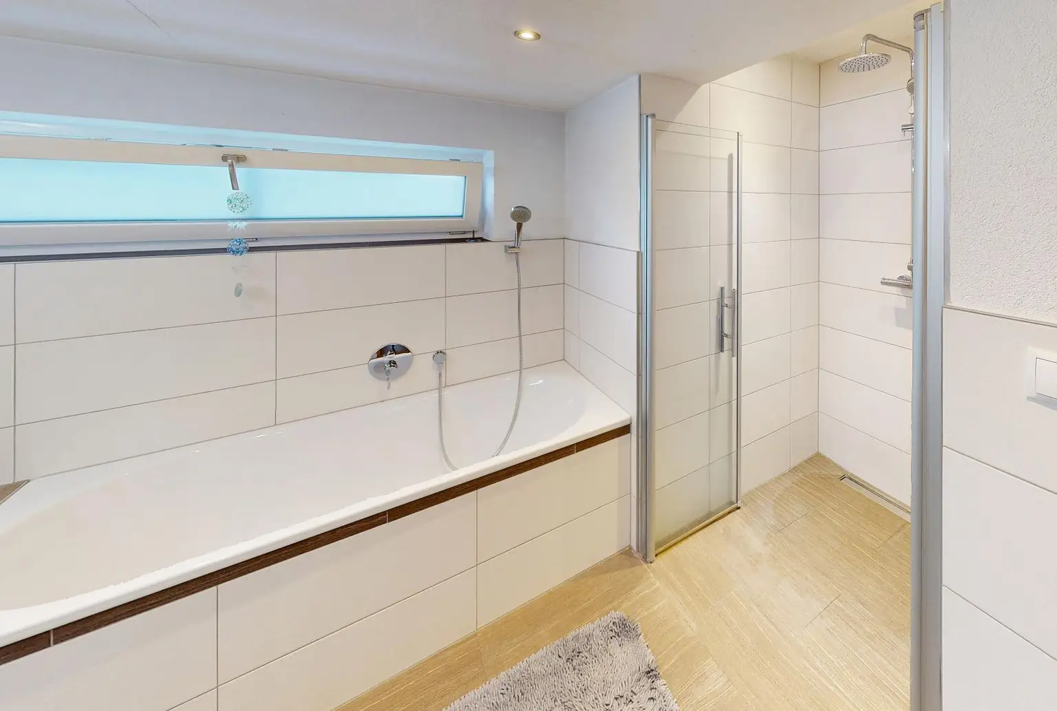 Nassereith - Haus OG - Badezimmer