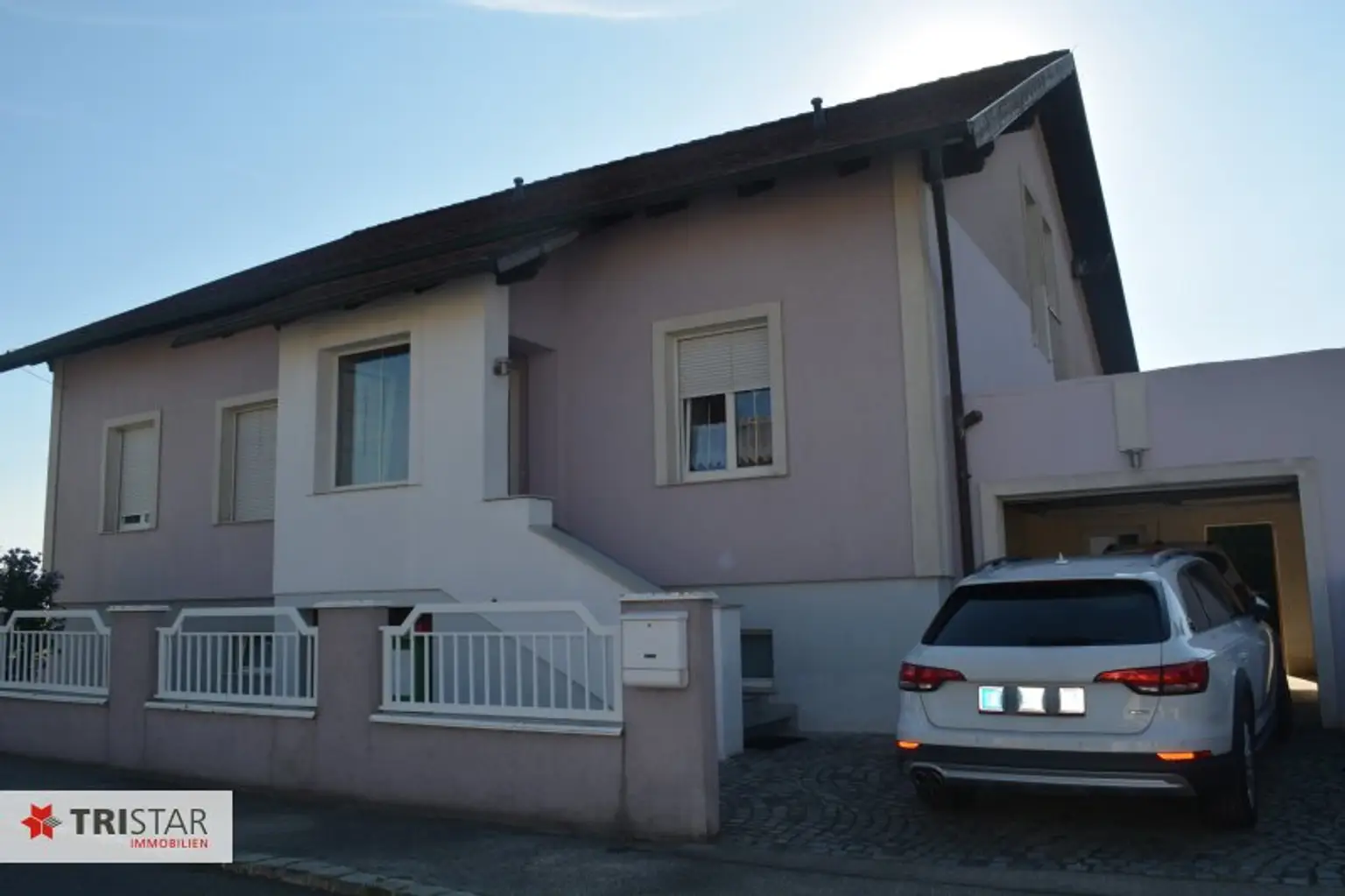 Außerordentlich gepflegtes Wohnhaus mit tollem Platzangebot