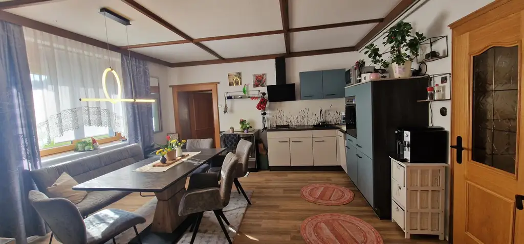 Gepflegter Vierkanthof mit Nebengebäude und eigenem Wald im idyllischen Südburgenland