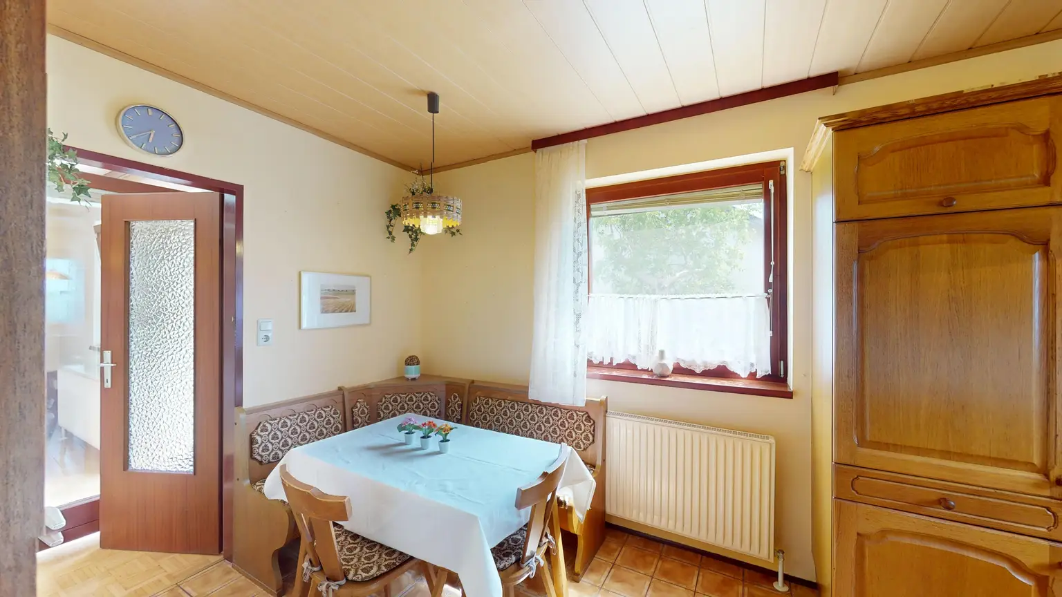 Charmantes Einfamilienhaus mit Garten und Garage in Wien-Eßling – mit Modernisierungspotenzial