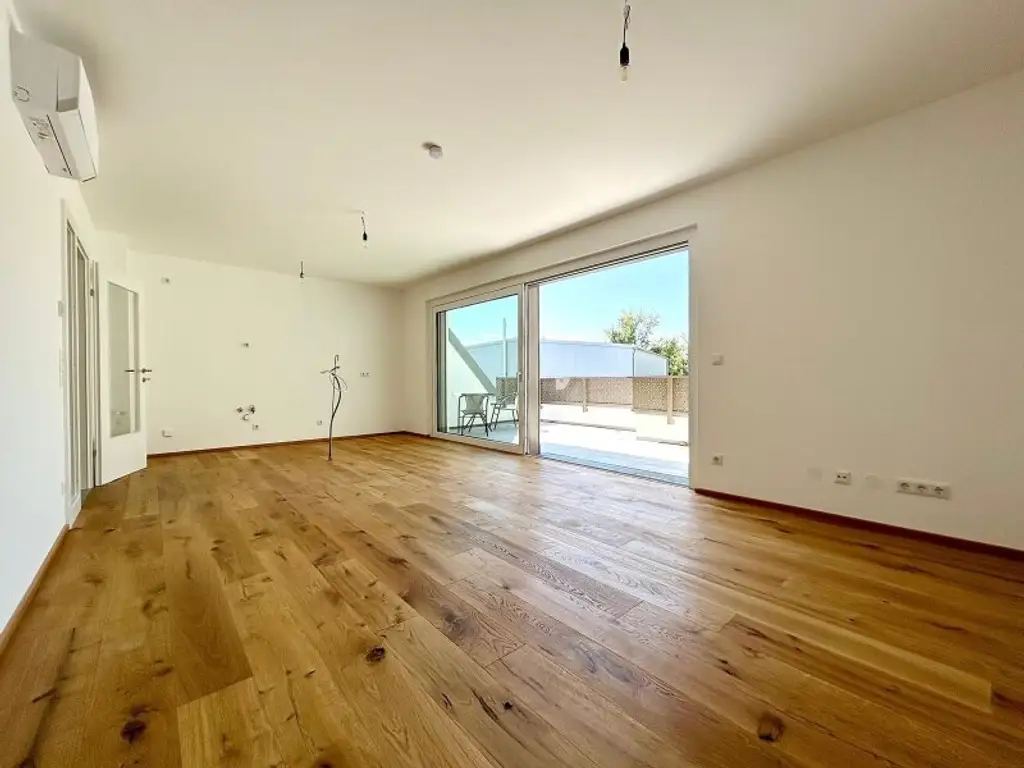 ERSTKLASSIGE DG - WOHNUNG NÄHE UNO CITY AM KAISERWASSER  | FITNESSRAUM  | PKW - STELLPLATZ