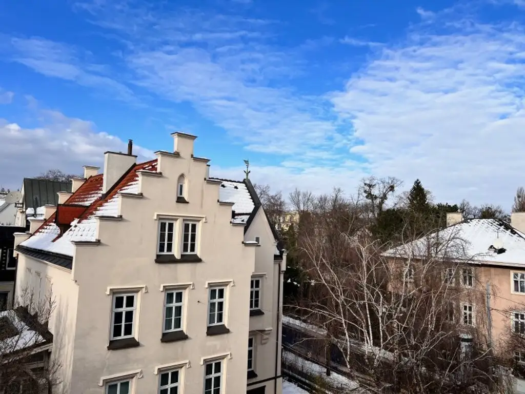 Erstbezug  - toller Grundriss!! Sehr schöne 3 Zimmer Altbauwohnung mit Balkon (Top 18)