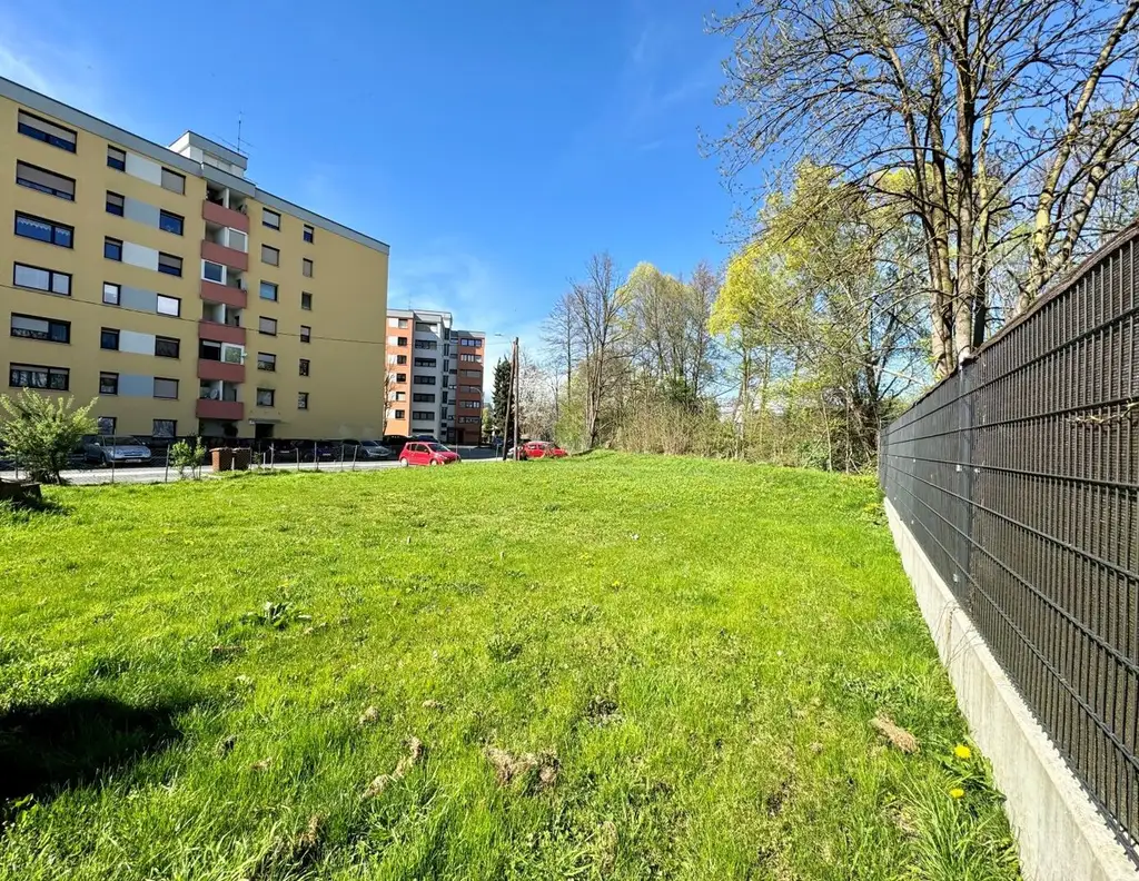 Baugrundstück mit genehmigter Baubewilligung für drei Wohneinheiten in Feldkirchen b.Graz!