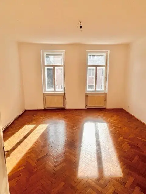 großer Wohn-/Schlafraum