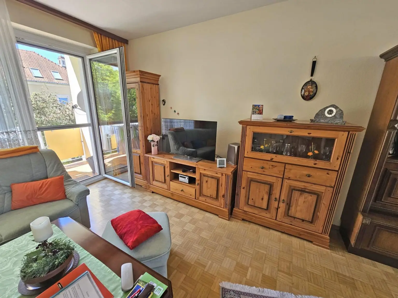 3 Zimmer, mit Loggia , Carport