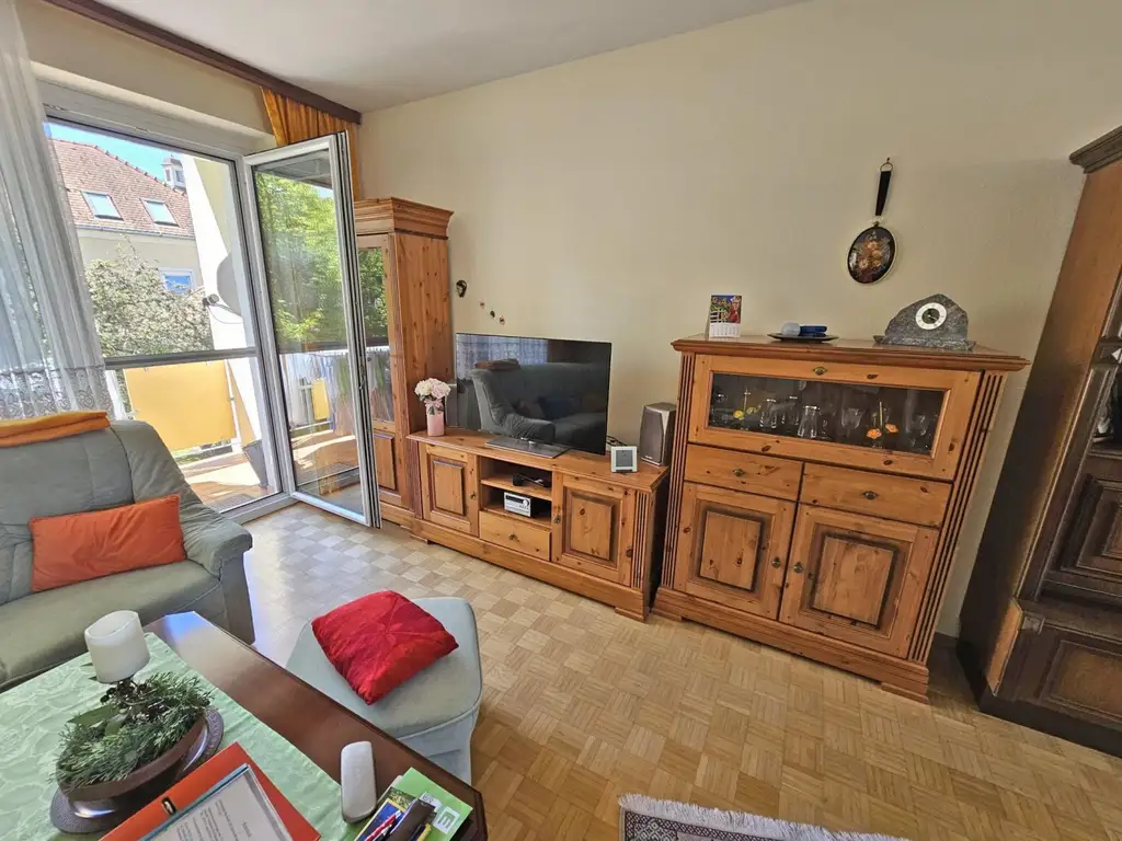 3 Zimmer, mit Loggia , Carport