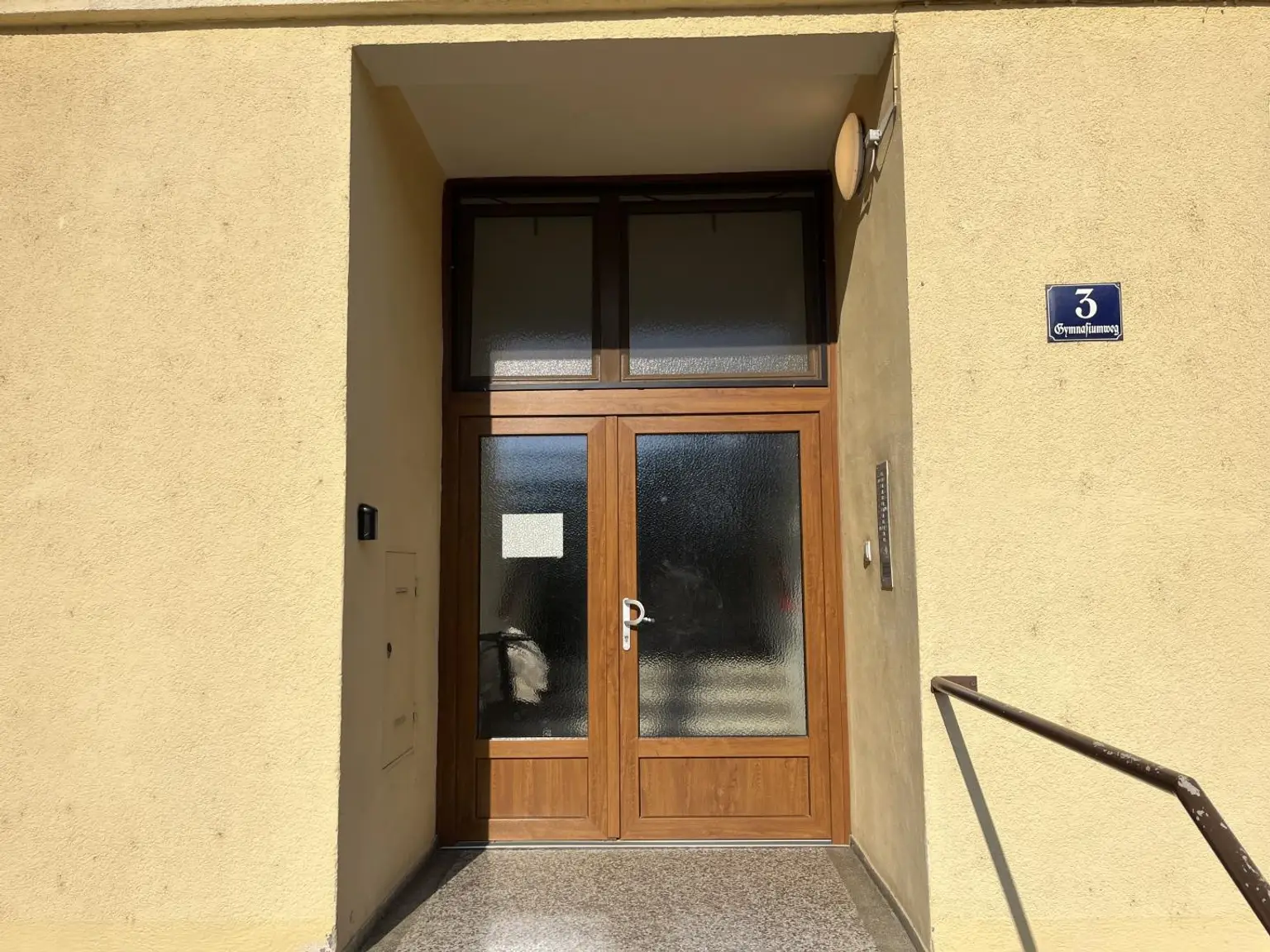 Eingang Gymnasiumweg 3