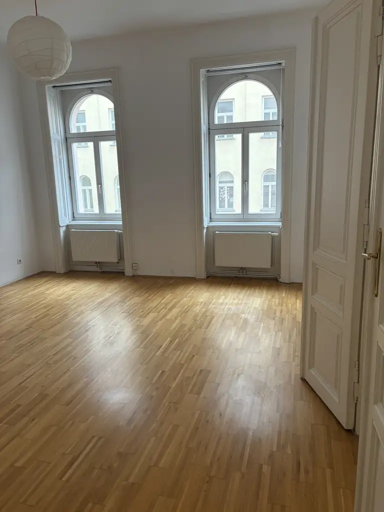 Sonniges Altbauarpartment 66 m² in Toplage 1090 Wien !