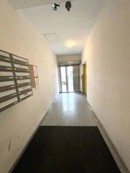 Große 1-Zimmer-Wohnung mit 58 m2, 1. Stock mit Lift! Zentrale Lage!