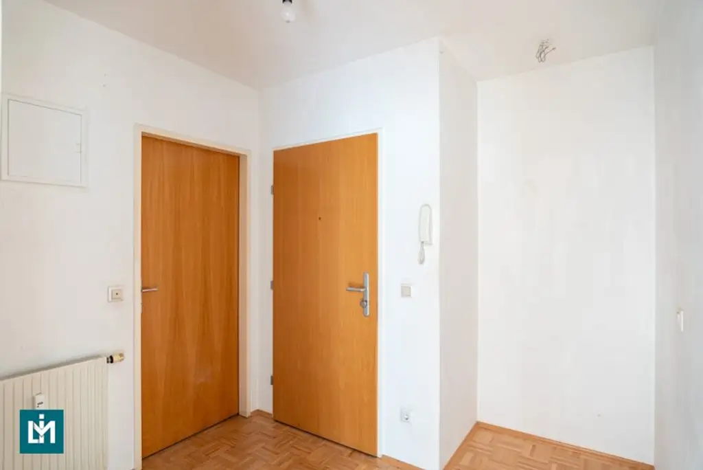 SCHÖNE 2 - ZIMMER WOHNUNG / NÄHE KRANKENHAUS GÖTTLICHER HEILAND