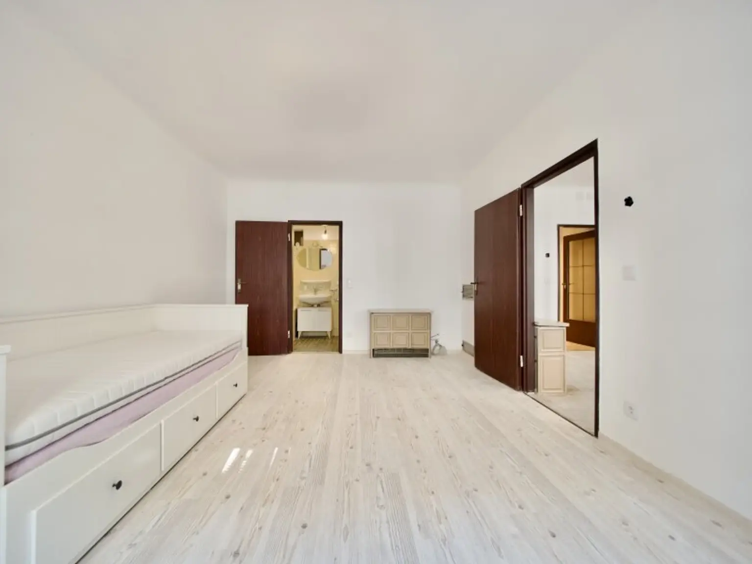 Toll geschnittene Drei-Zimmer-Wohnung mit Wohlfühl- und Ausbaupotenzial in Margareten