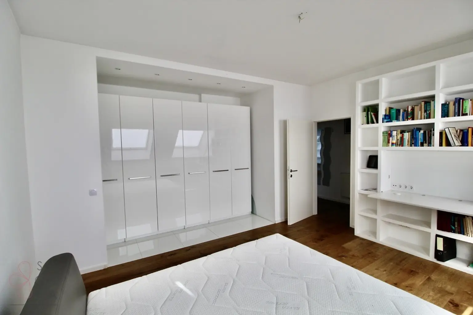 347CBD0E-40A7-4864-86E3-B739AD5F490F_1_105_c