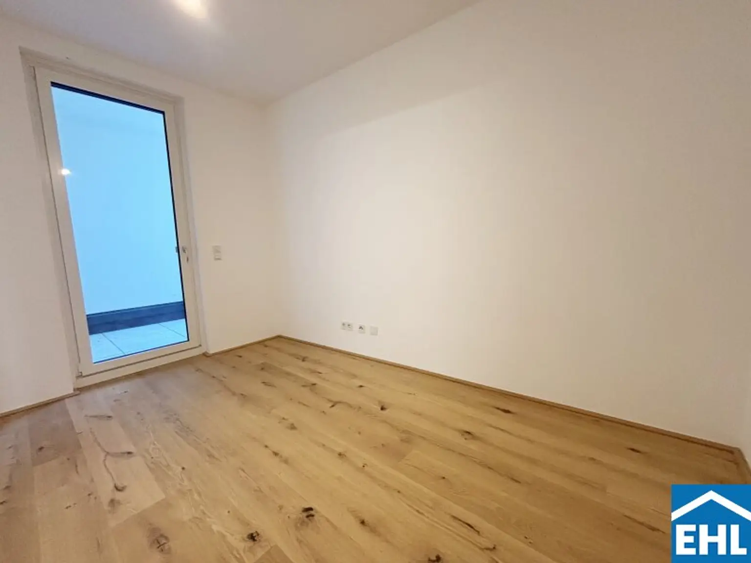 3-Zimmerwohnung mit Pool & Eigengarten!
