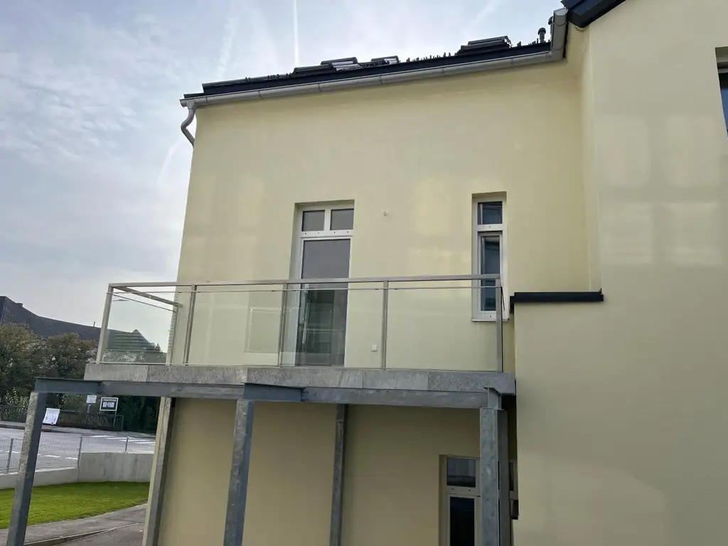 COMING SOON! Exklusive Wohnungen mit 54 - 57 m² Wohnfläche, Balkon / Terrasse, Tiefgaragenplatz und Villen Flair zu vermieten in Vorstadt Vöcklabruck
