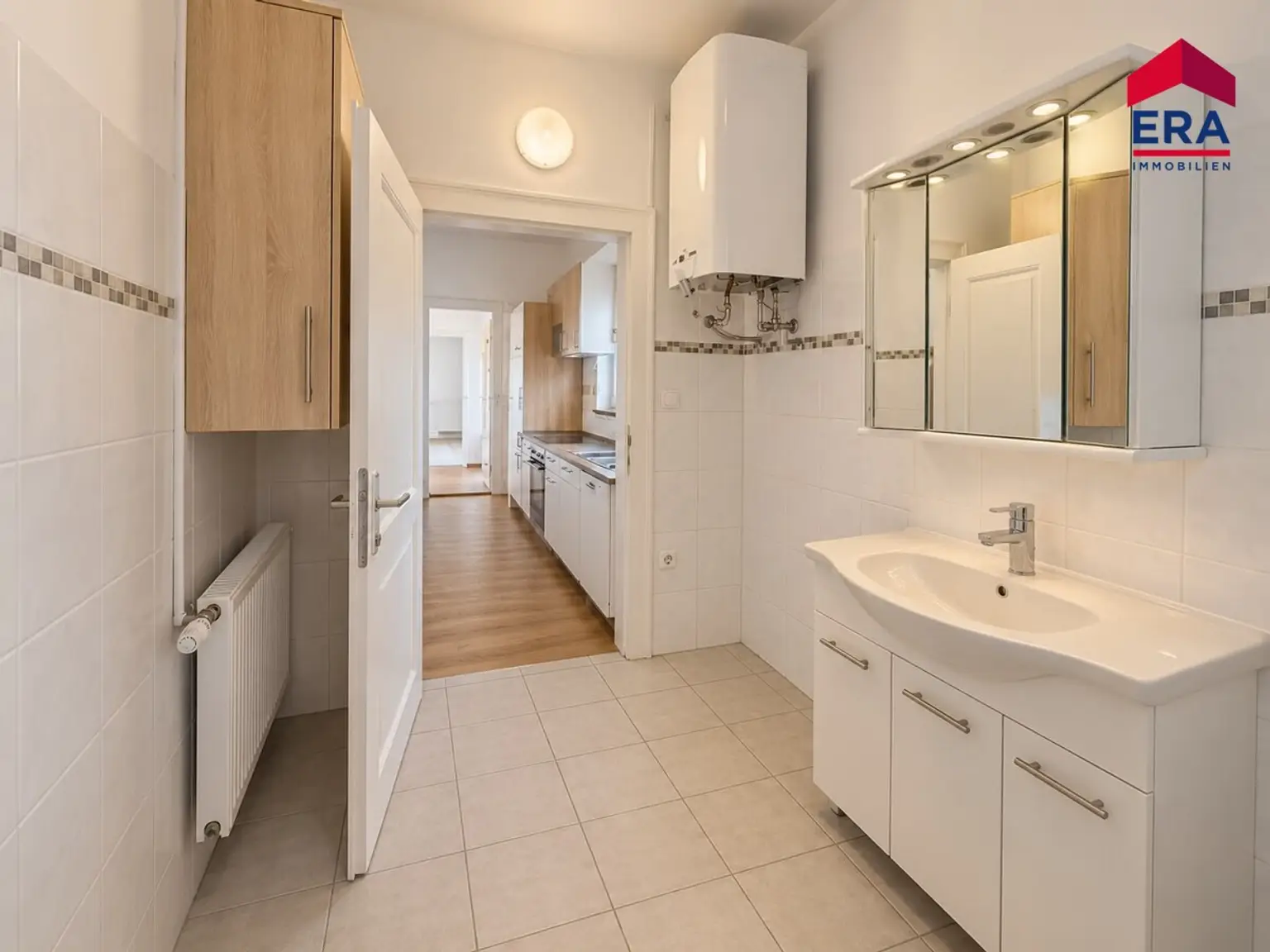Lichtdurchflutete Altbauwohnung mit Charme – 4 Zimmer in 2193 Wilfersdorf