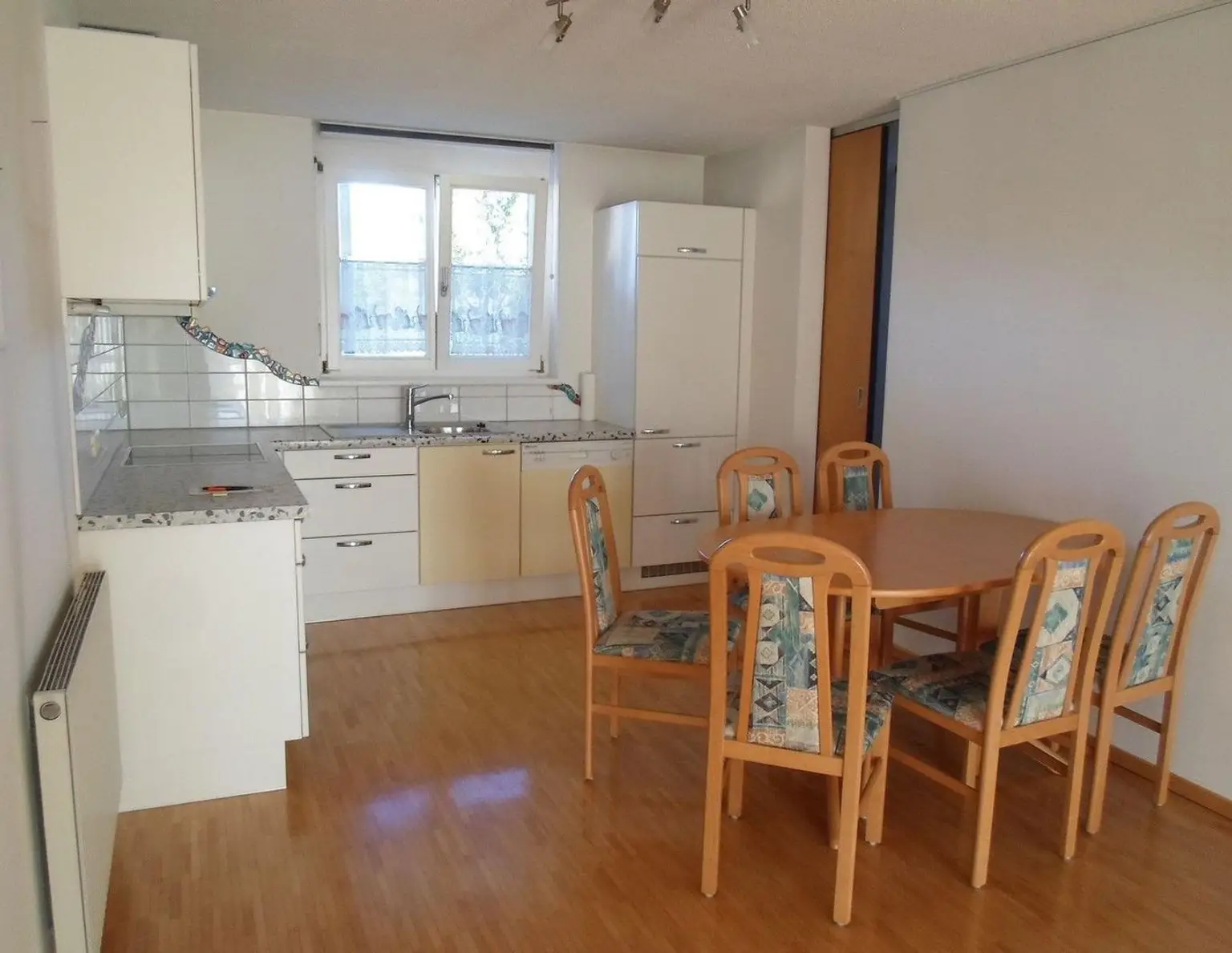 Schöne 3-Zi-Wohnung mit Tiefgaragenplatz in Gisingen zu vermieten
