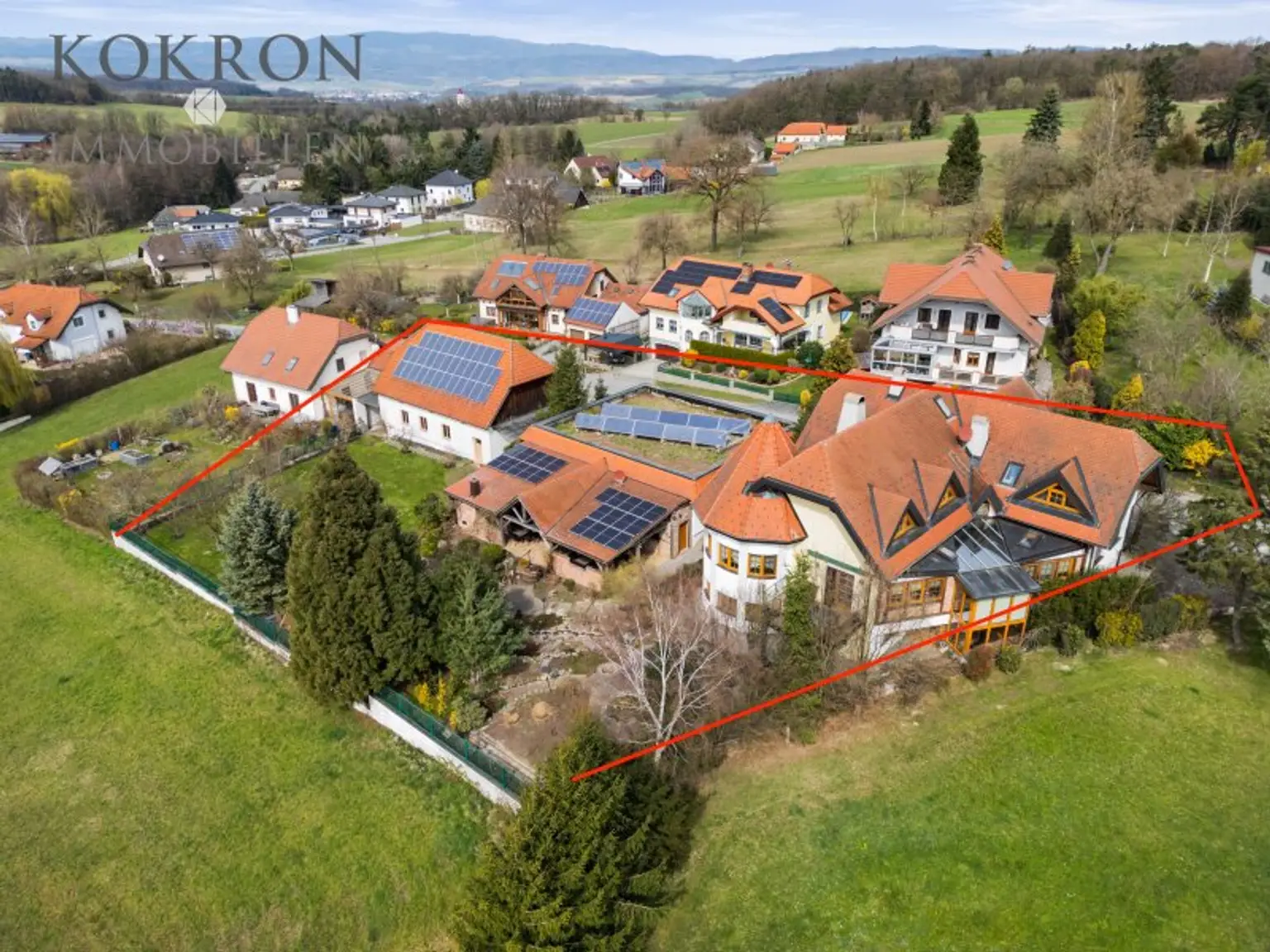 Das gesamte Anwesen aus Vogelperspektive