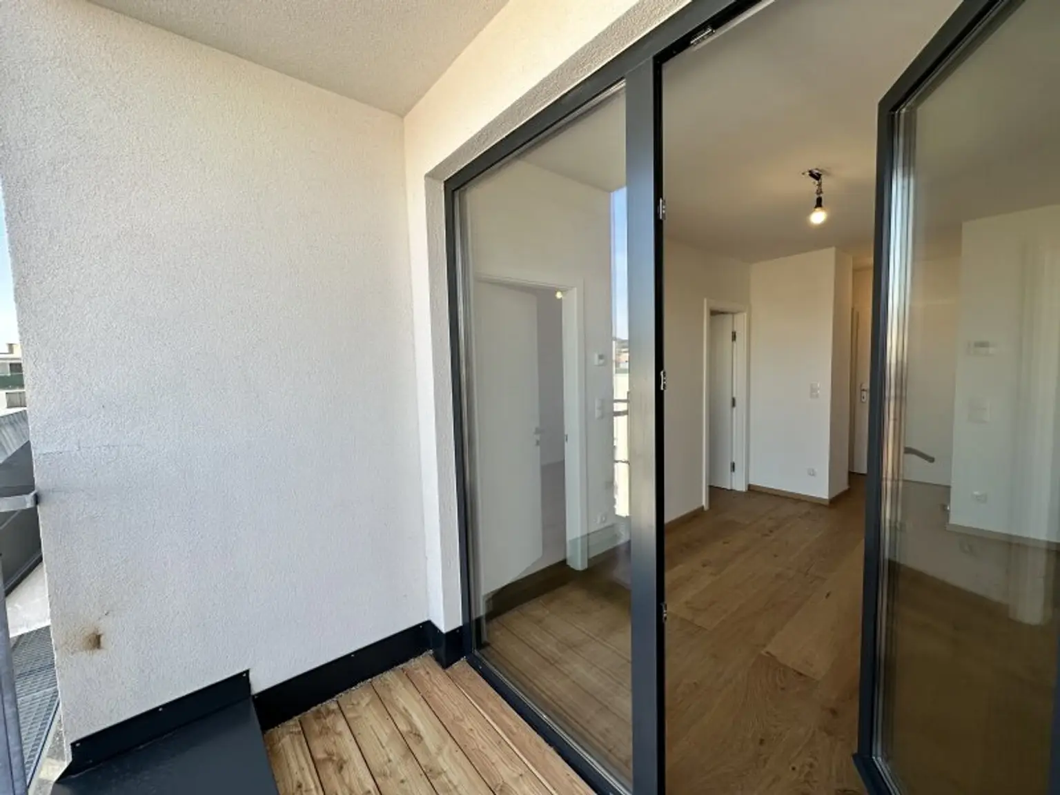 ZWEITBEZUG: 3-Zimmer-Wohnung mit Loggia in der Varnhagengasse